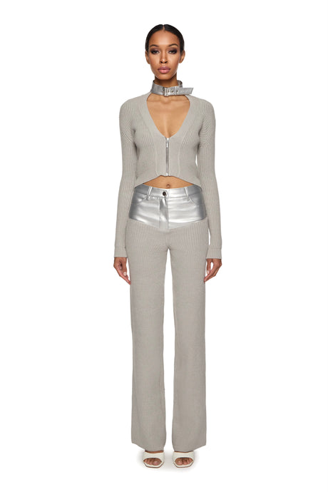 Knitted pants and jumper with vegan leather choker