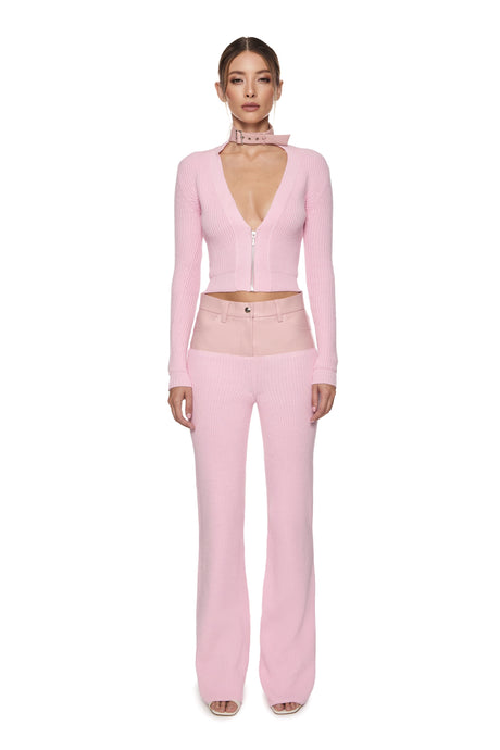 Knitted pants and jumper with vegan leather choker