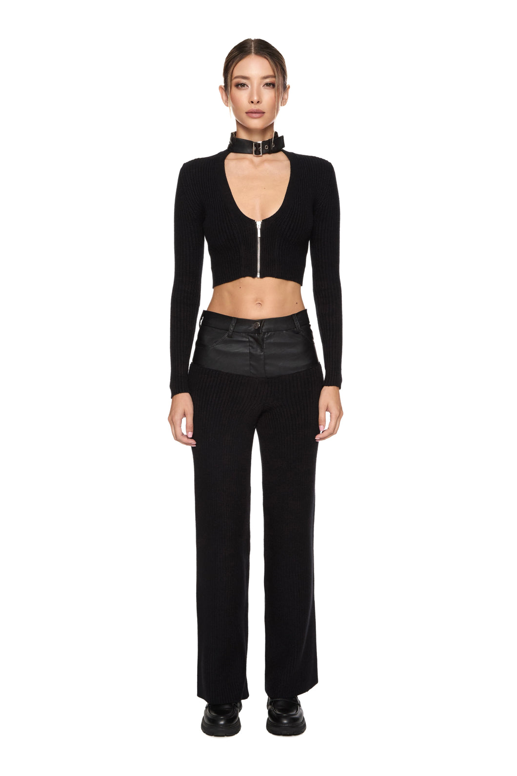 Knitted pants and jumper with vegan leather