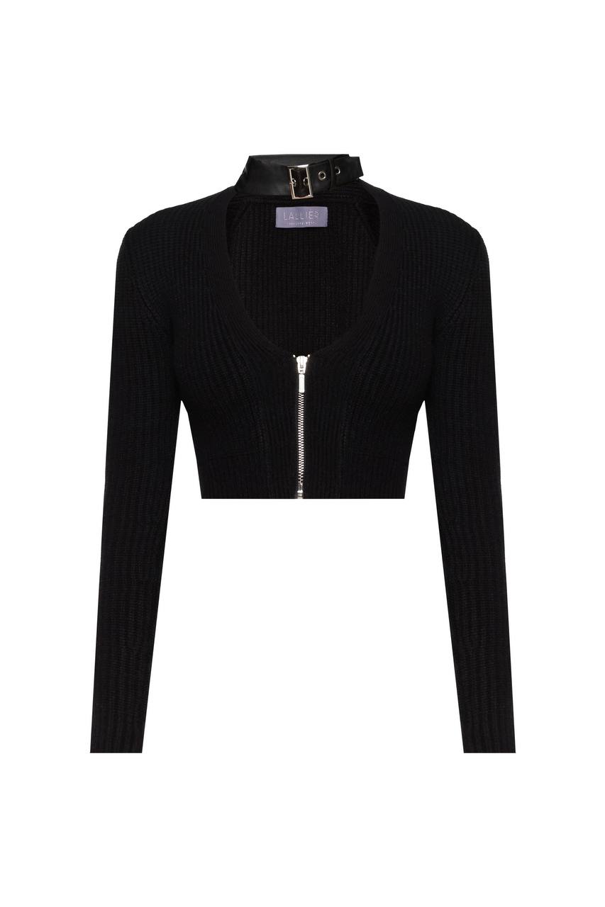 Knitted jumper with vegan leather choker